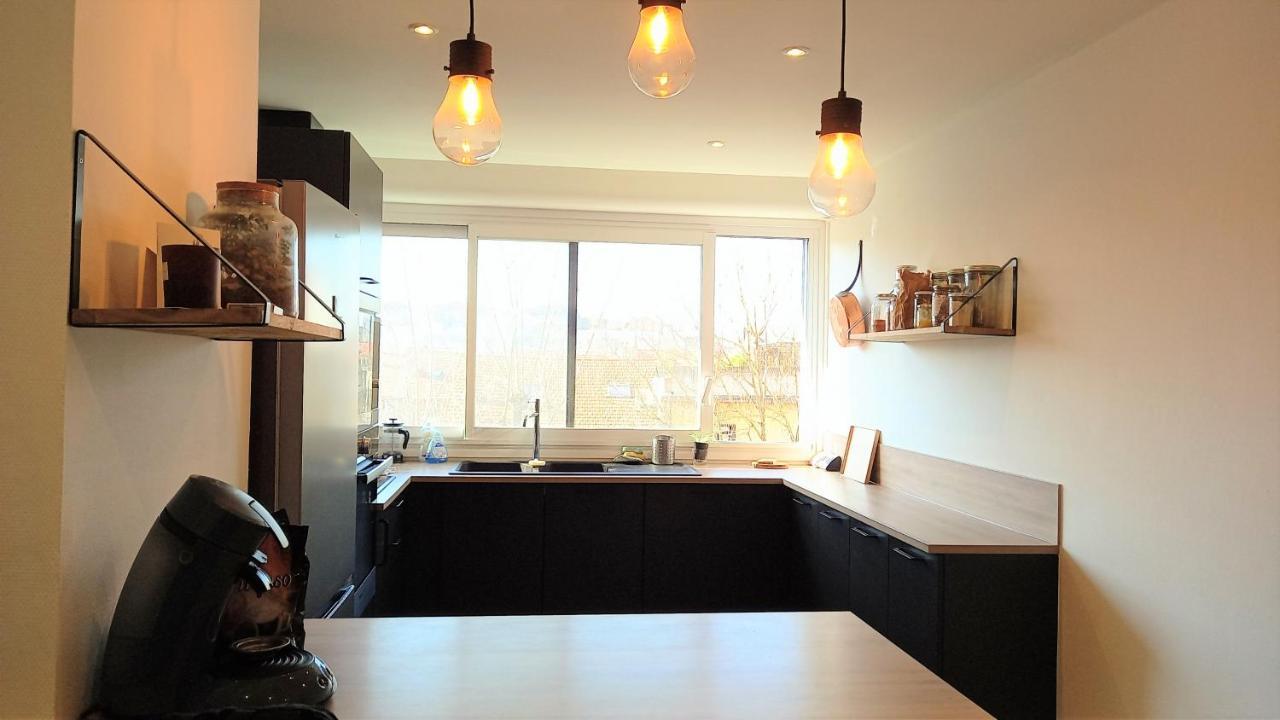 Magnifique Cocon - Metro A Republique - 2 Belles Chambres Avec Dressings - Wifi Gratuit - Netflix - Au Calme Absolu - Lumineux - Jardin Arbore Partage Dans La Residence Villeurbanne Exterior photo
