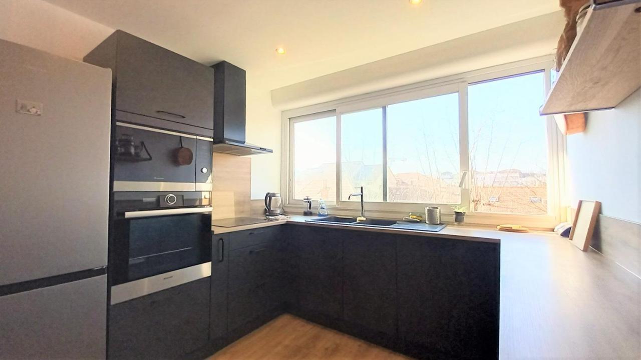 Magnifique Cocon - Metro A Republique - 2 Belles Chambres Avec Dressings - Wifi Gratuit - Netflix - Au Calme Absolu - Lumineux - Jardin Arbore Partage Dans La Residence Villeurbanne Exterior photo